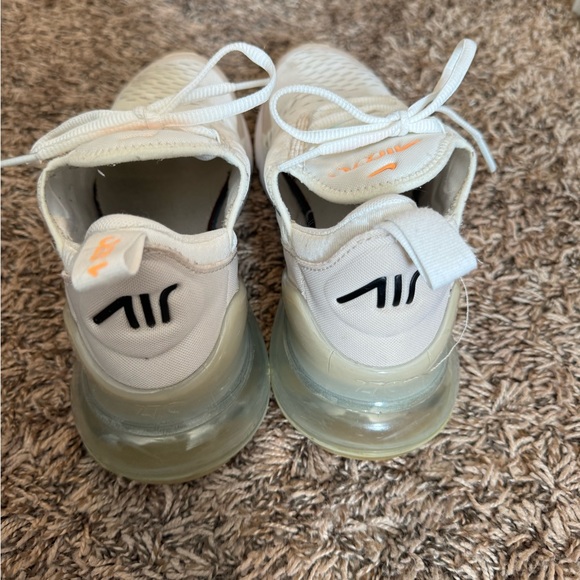 Nike Air Max 270 - Picture 4 of 8